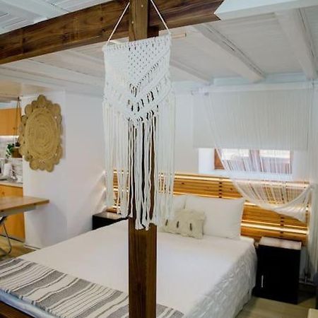 Yard- Family Retreat Apartamento Corinth Exterior foto